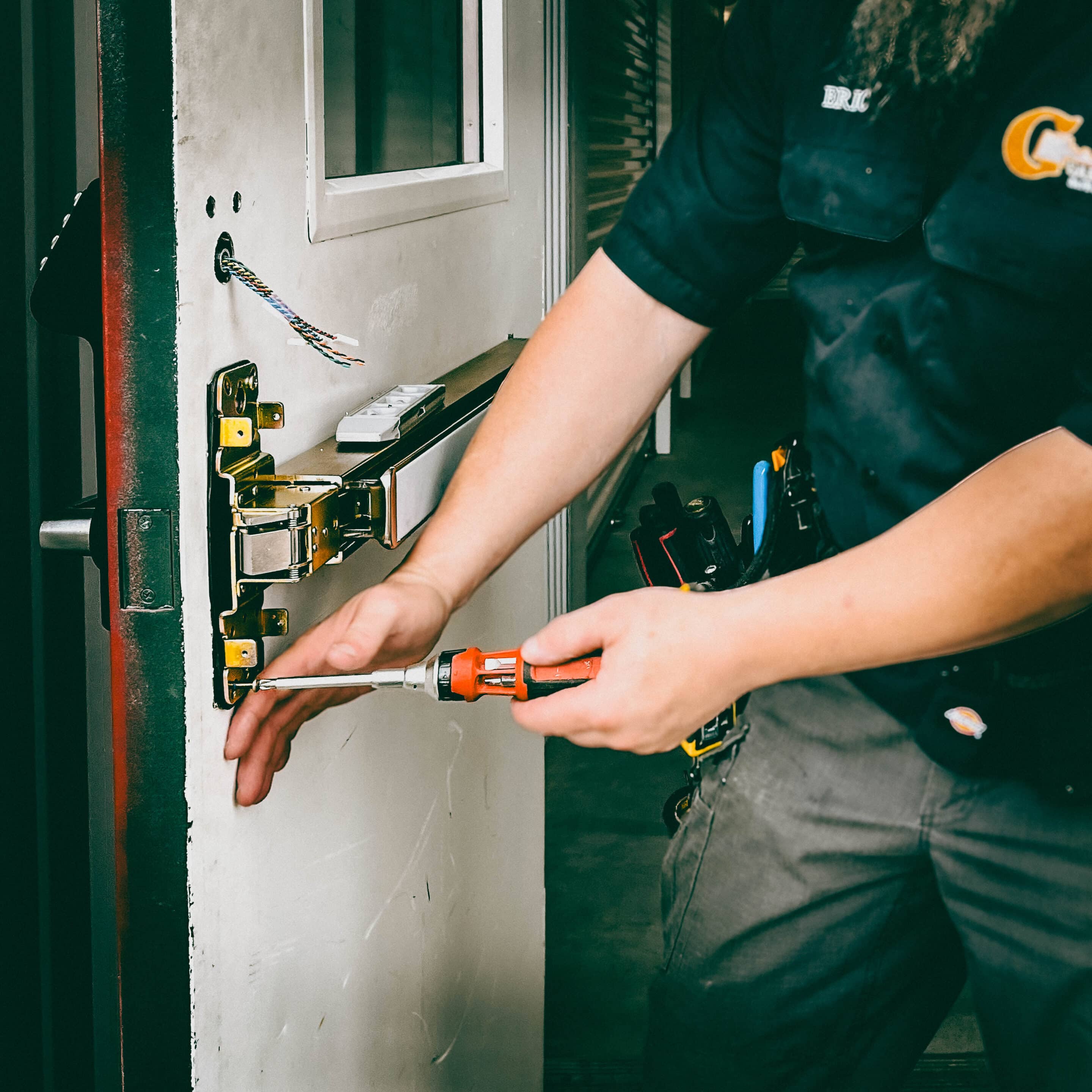 commercial electronic lock installer