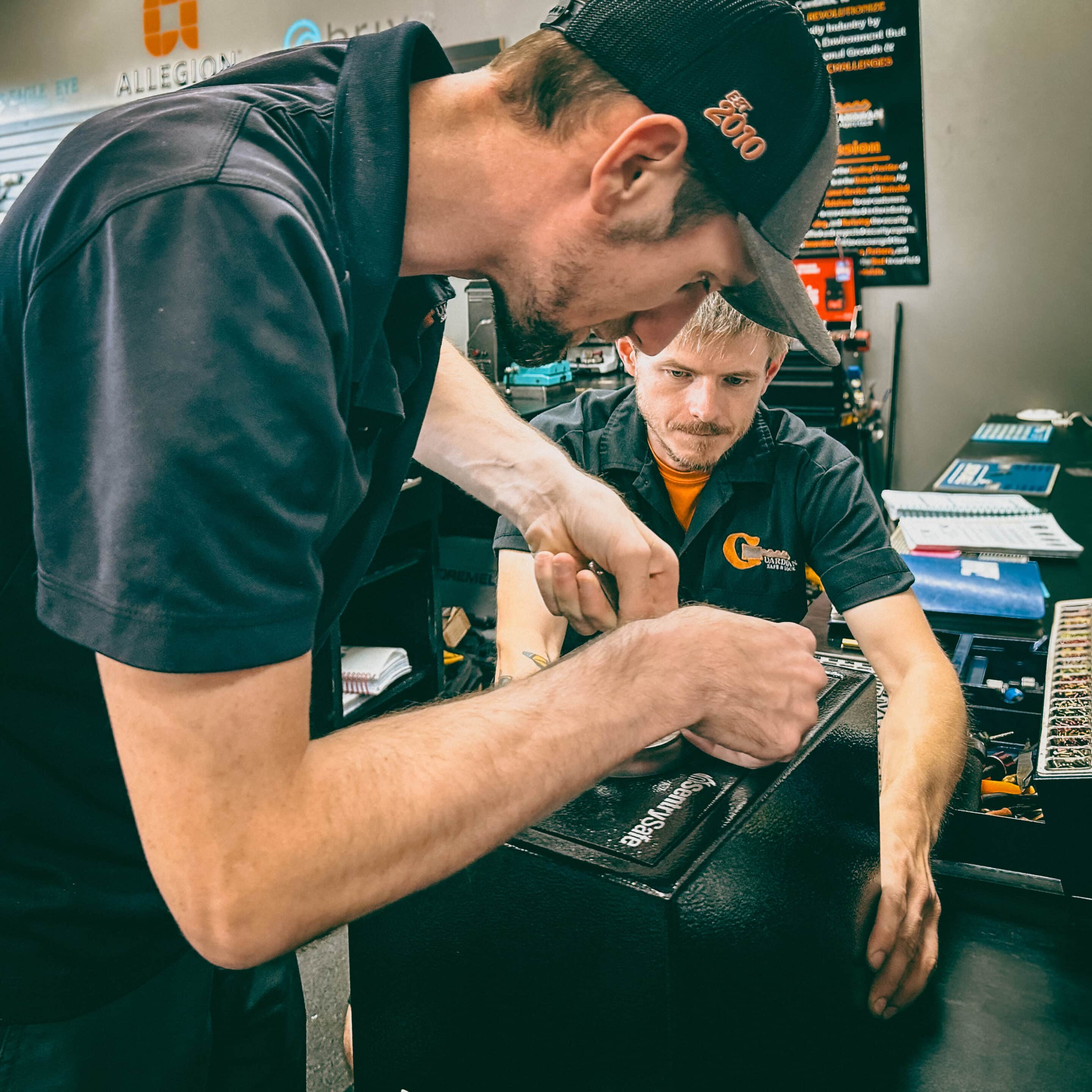 locksmith to open safe